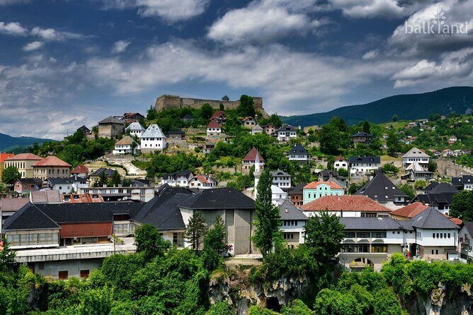 Bosnian Kingdom Capitals: Travnik & Jajce Tour from Sarajevo - Šarena Džamija: A 16th-Century Mosque With Ornamentation You Can Spot Fast