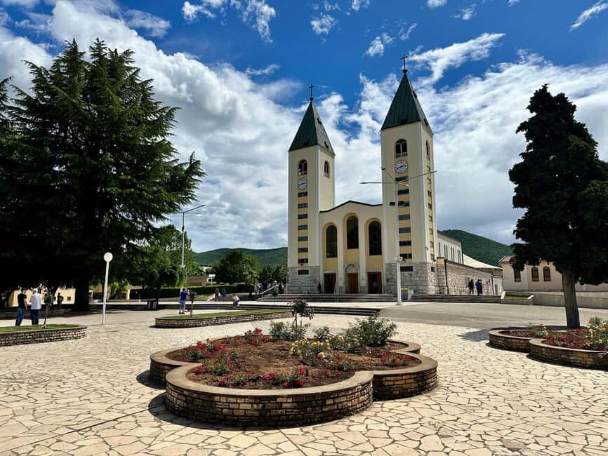 Dubrovnik: Private Tour to Međugorje and Kravice Waterfalls - From Dubrovnik to Bosnia: a calm start with real planning
