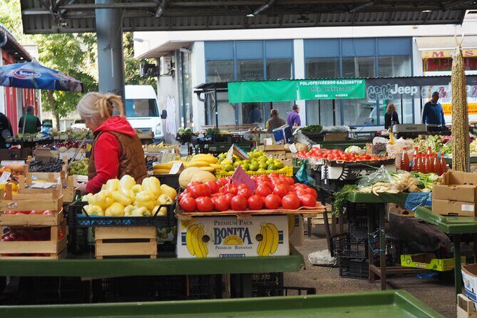 Half-Day Grbavica Food Tour in a Small Group - The meeting point and pacing: what your afternoon looks like