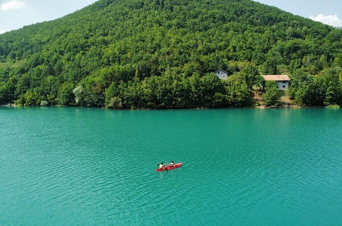 Kayaking on Jablanica Lake - Practical Tips So You Feel Comfortable Right Away