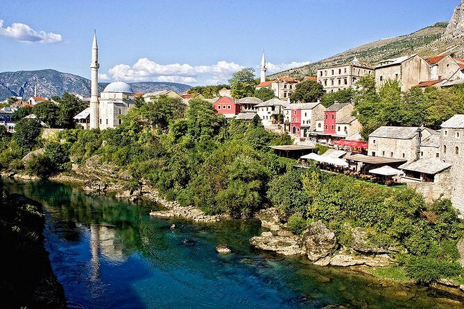Mostar War Heritage Walking Tour - Stari Most area: Old Bridge’s engineering story is the hook