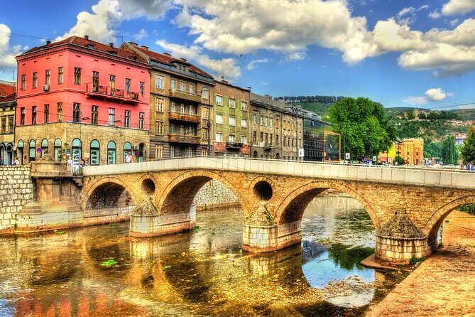Private Walking Tour, Food Tasting and Bosnian Coffee in Sarajevo - Sebilj Fountain and Sarajevo City Hall: Starting in the Center of It All