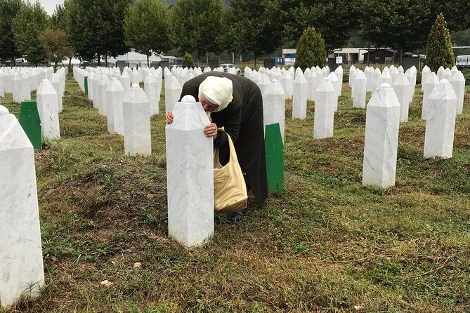 REMEMBERING SREBRENICA (Genocide study tour 11/07/95) - What to expect from the timing and pacing