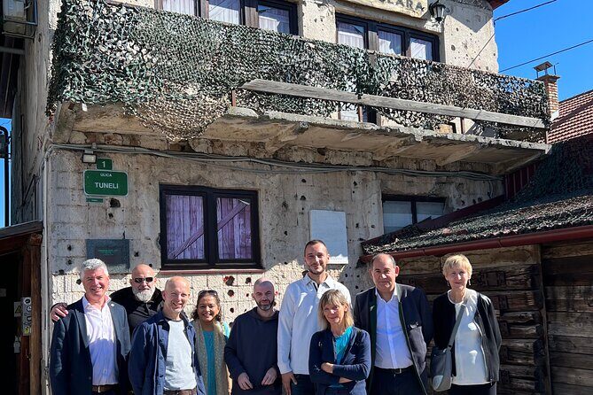 ROSES OF SARAJEVO (Official WAR + CITY tour)- Story of a Survivor - Getting started at Đulagina 2 and how the day is paced