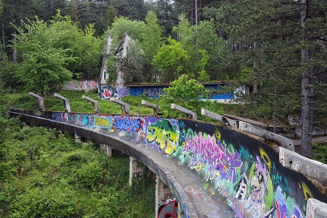 Sarajevo: A City Under Siege - War Tour With Tunnel Museum - Sniper Alley crossing: short time, heavy meaning