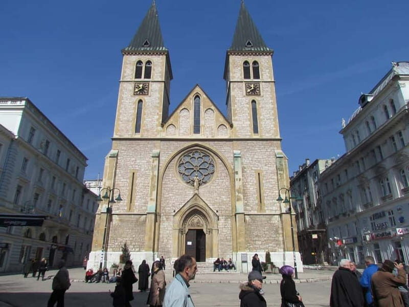 Sarajevo: Discover Sarajevo Walking Tour with Local Guide - Sarajevo’s Old Town in 150 Minutes: What the Walk Actually Gives You