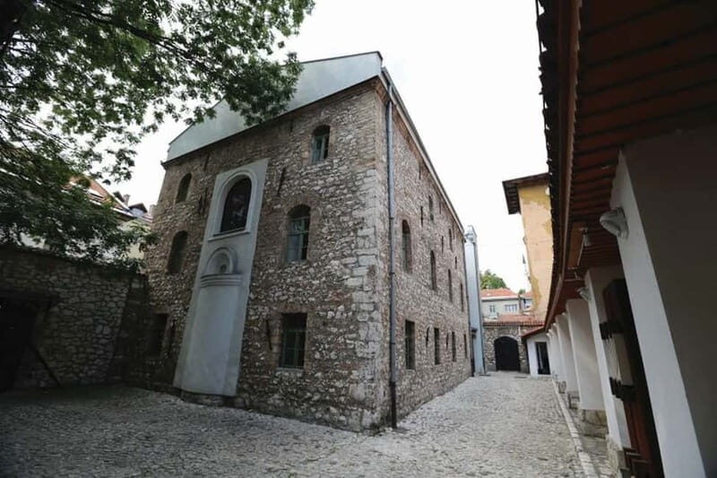 Sarajevo: Discover Sarajevo Walking Tour with Local Guide - What You’ll Learn From the Guide (And Why Names Matter)