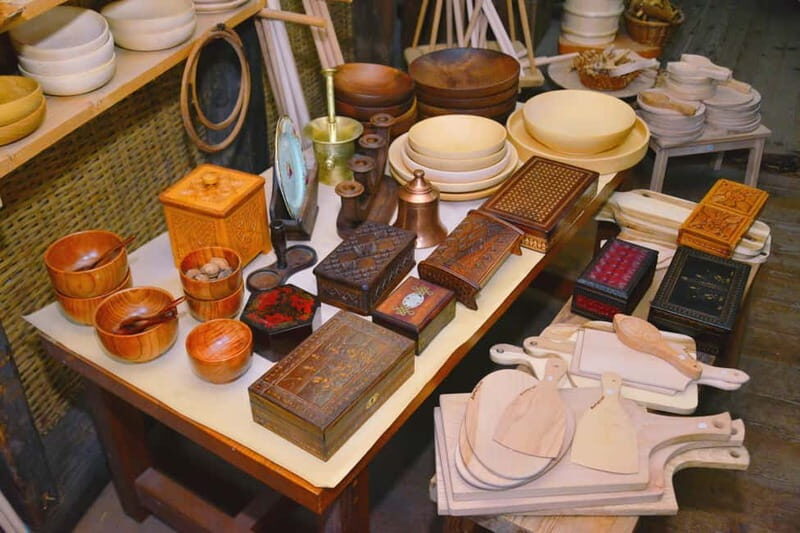 Sarajevo: Food And Crafts tour - Buregdžinica Bosna: A Savory Bite That Sets Up the Meal Flow