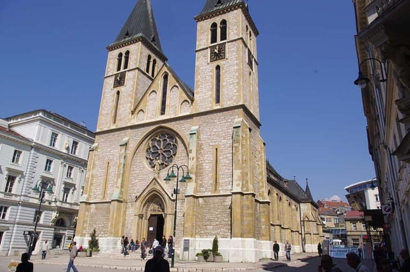 Sarajevo: Old Town Walking Tour with Local Guide - What to Bring (So You Enjoy the Walk More)