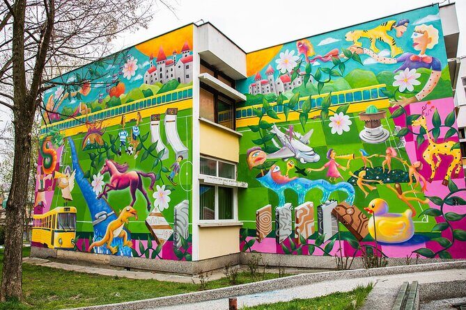 SARAJEVO STREET ART TOUR (art, history & mystery) - sARTajevo! - Stop 1: Bentbaša murals and the language of monuments
