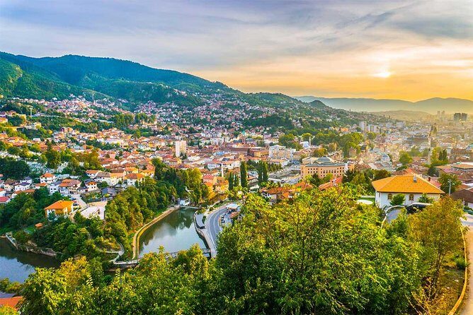 Sarajevo War Tour: A Veteran's Story of the Siege (fees included) - Sniper Alley and Hotel Holiday: seeing the frontline in daylight