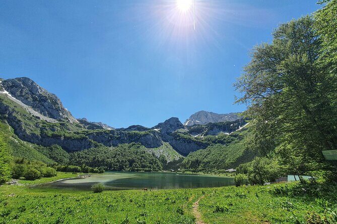 Sutjeska National Park Hike from Sarajevo - Trnovačko Lake picnic lunch: the best hour of the day