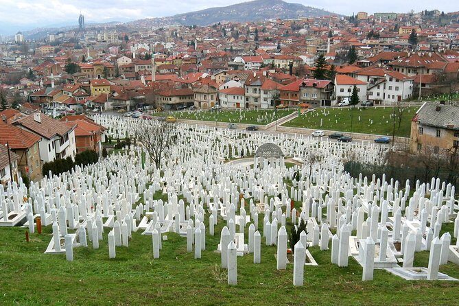 Times of Misfortune - Life Under Siege and the Tunnel of Hope - The Sarajevo maternity hospital stop: courage where it mattered most