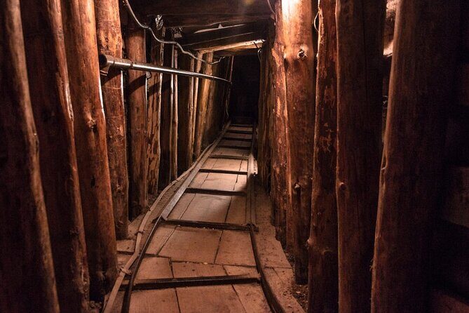 War Times Experience in Sarajevo - Half Day Tour - Jewish Cemetery Sarajevo: understanding sniper positions